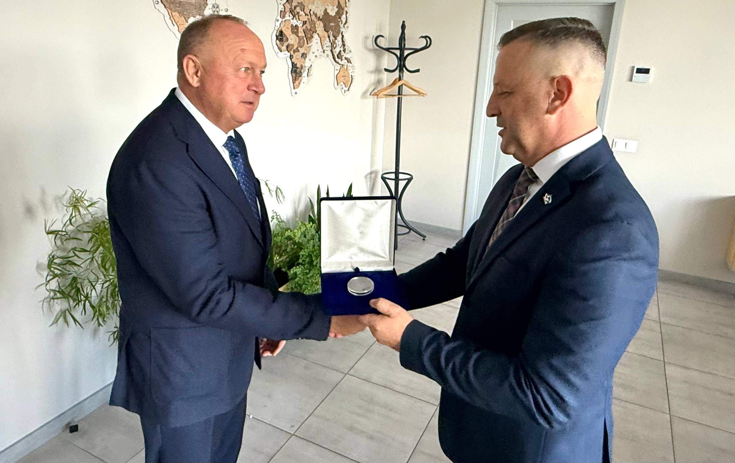 ПОЗДРАВЛЯЕМ ДИРЕКТОРА ИООО «AНРЭКС» ИГОРЯ СИМОНОВИЧА С ЮБИЛЕЕМ!