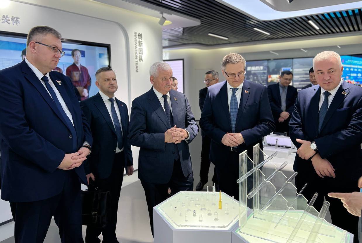 УКРЕПЛЯЯ СТРАТЕГИЧЕСКОЕ ПАРТНЕРСТВО С КИТАЕМ